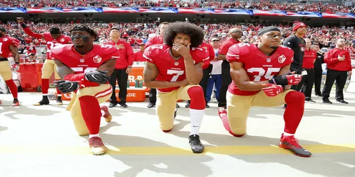 Pro and Con: Kneeling during the National Anthem